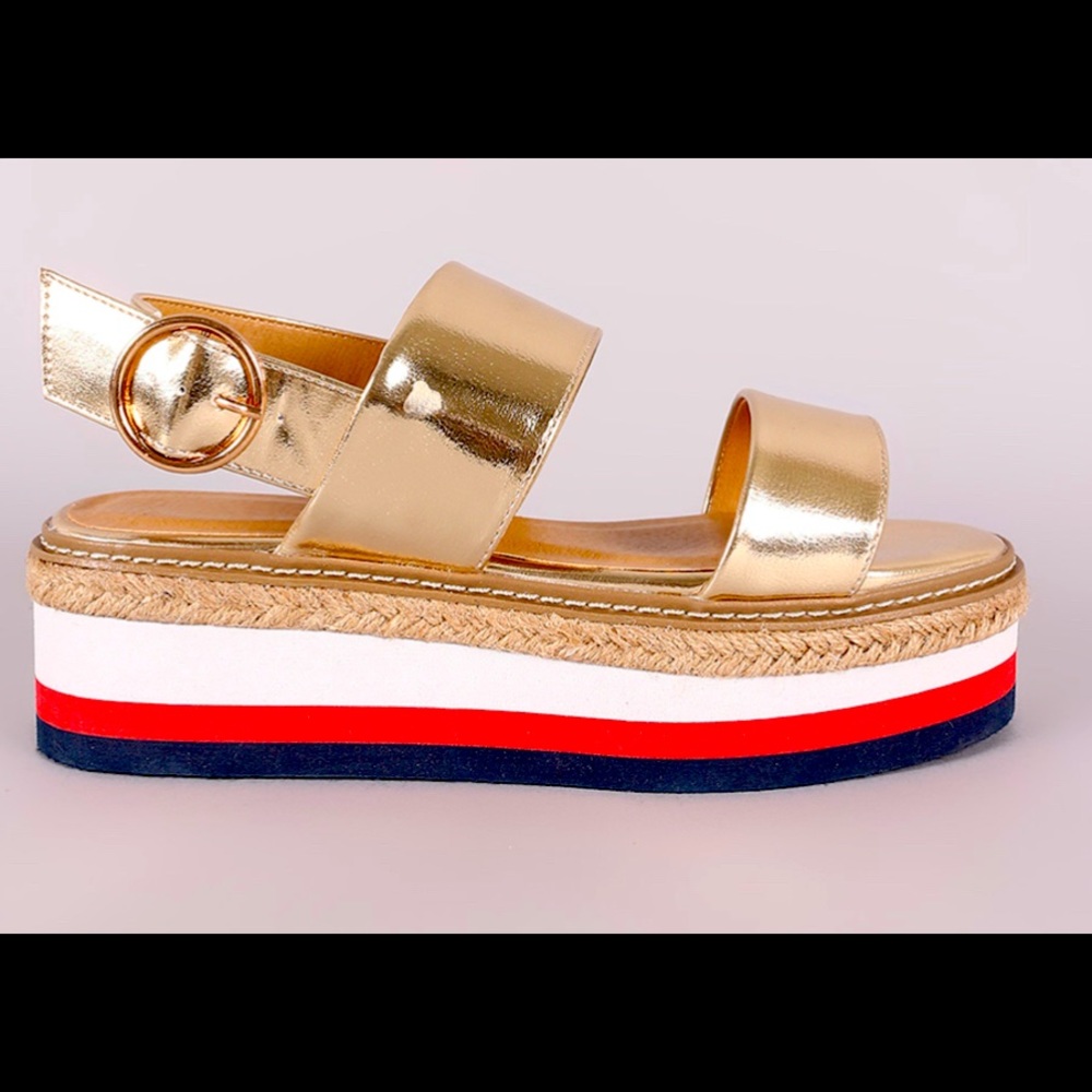 Gold/Metallic Platform Sandals sz. 9